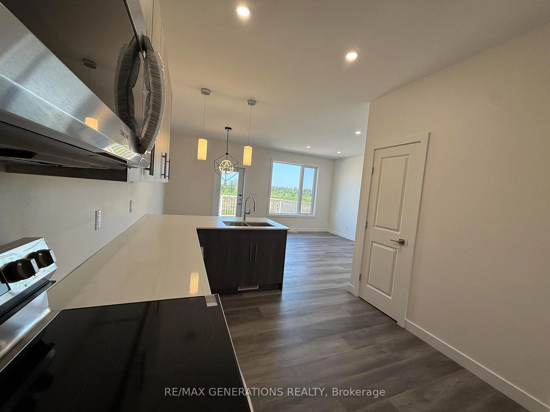 Photo 12 of 154 Bruin Crescent, Thunder Bay, Parkdale — HOMEH