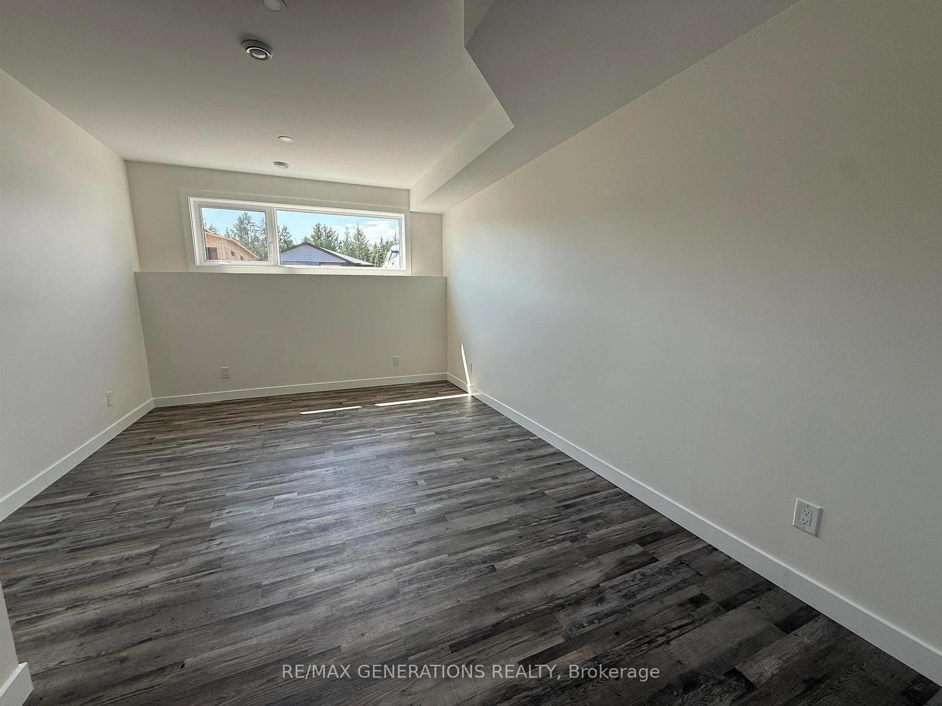 Photo 15 of 154 Bruin Crescent, Thunder Bay, Parkdale — HOMEH