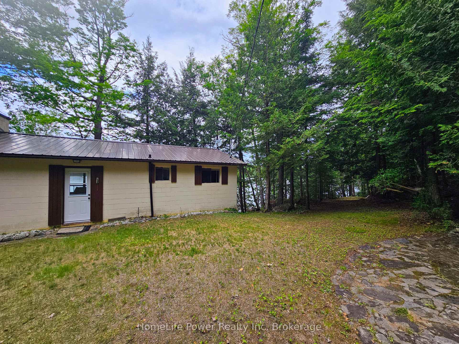 Photo 3 of 1021 Chalmers Lane, Frontenac, Frontenac North — HOMEH