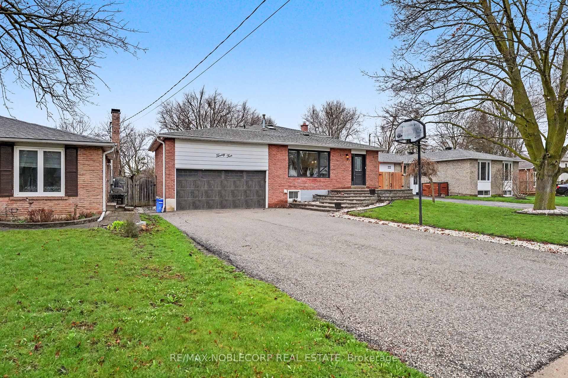 Photo 2 of 24 Maple Avenue W, New Tecumseth, Beeton — HOMEH