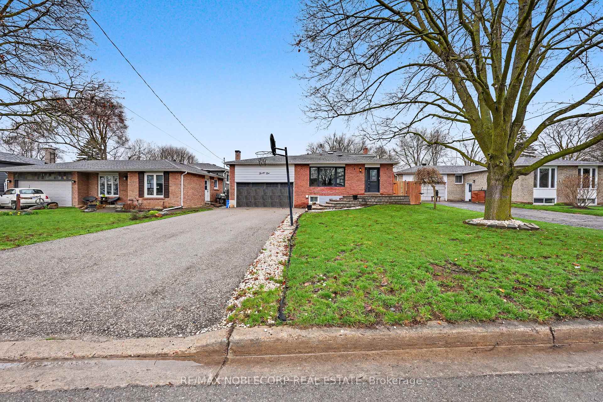 Photo 3 of 24 Maple Avenue W, New Tecumseth, Beeton — HOMEH