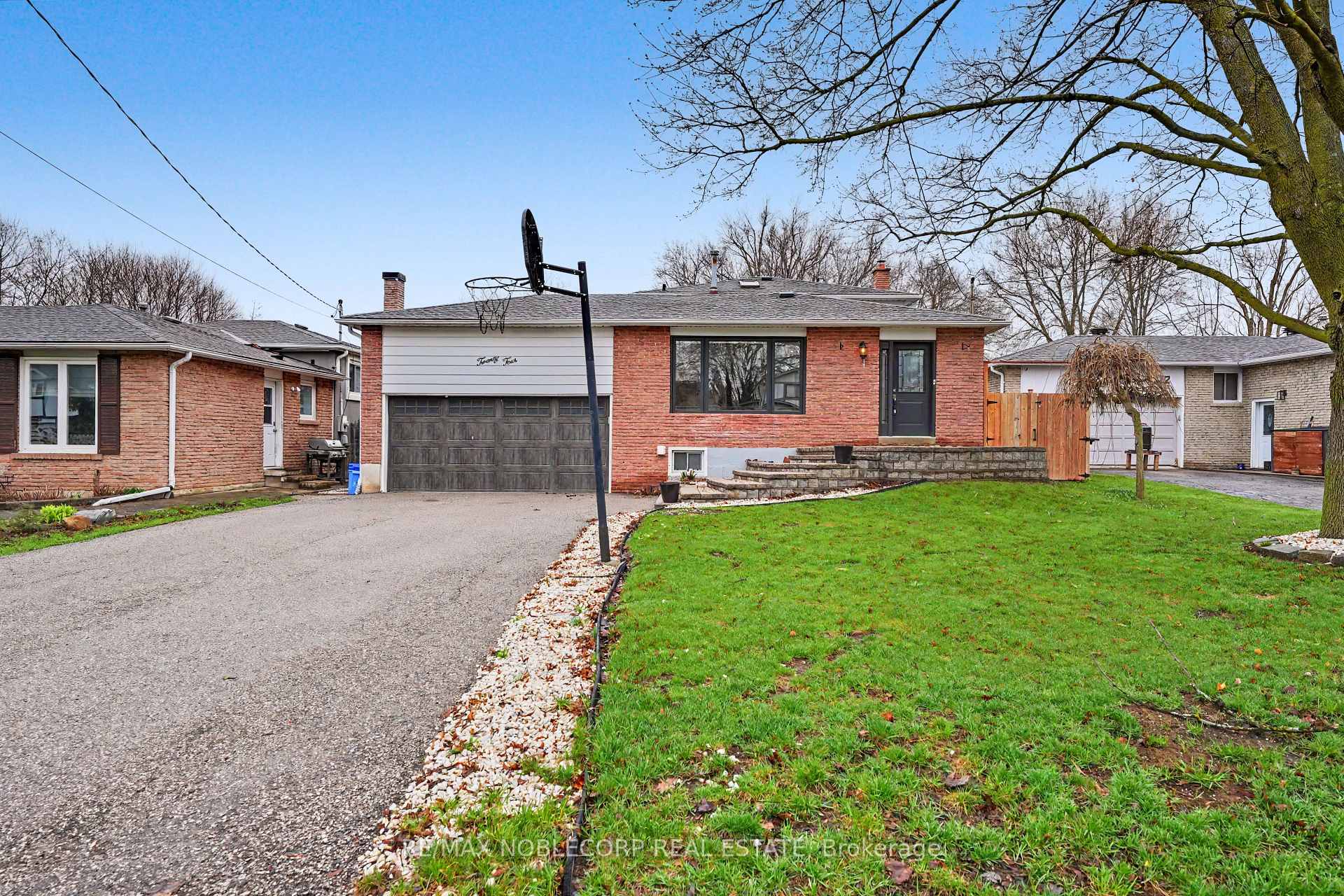 Photo 4 of 24 Maple Avenue W, New Tecumseth, Beeton — HOMEH
