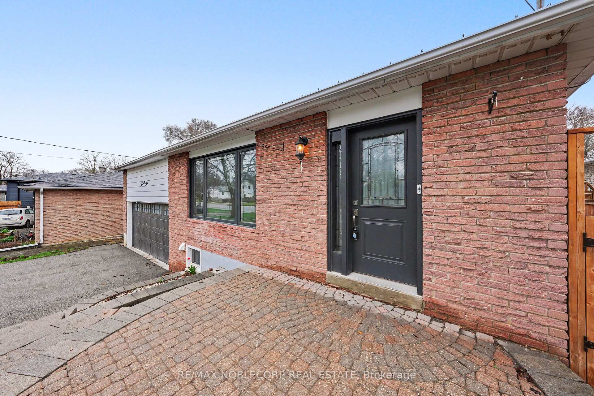 Photo 9 of 24 Maple Avenue W, New Tecumseth, Beeton — HOMEH