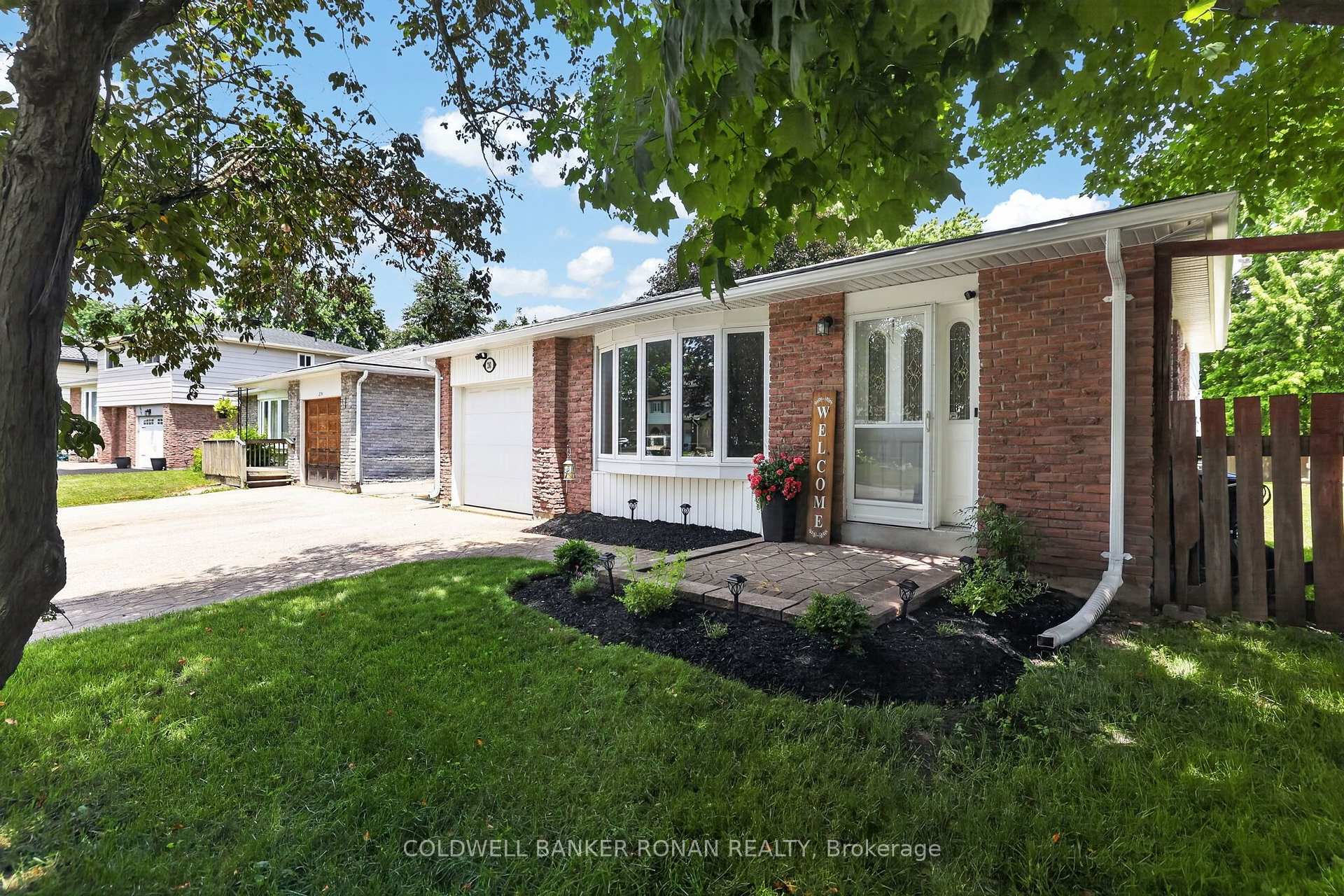 Photo 3 of 281 Tupper Boulevard, New Tecumseth, Alliston — HOMEH