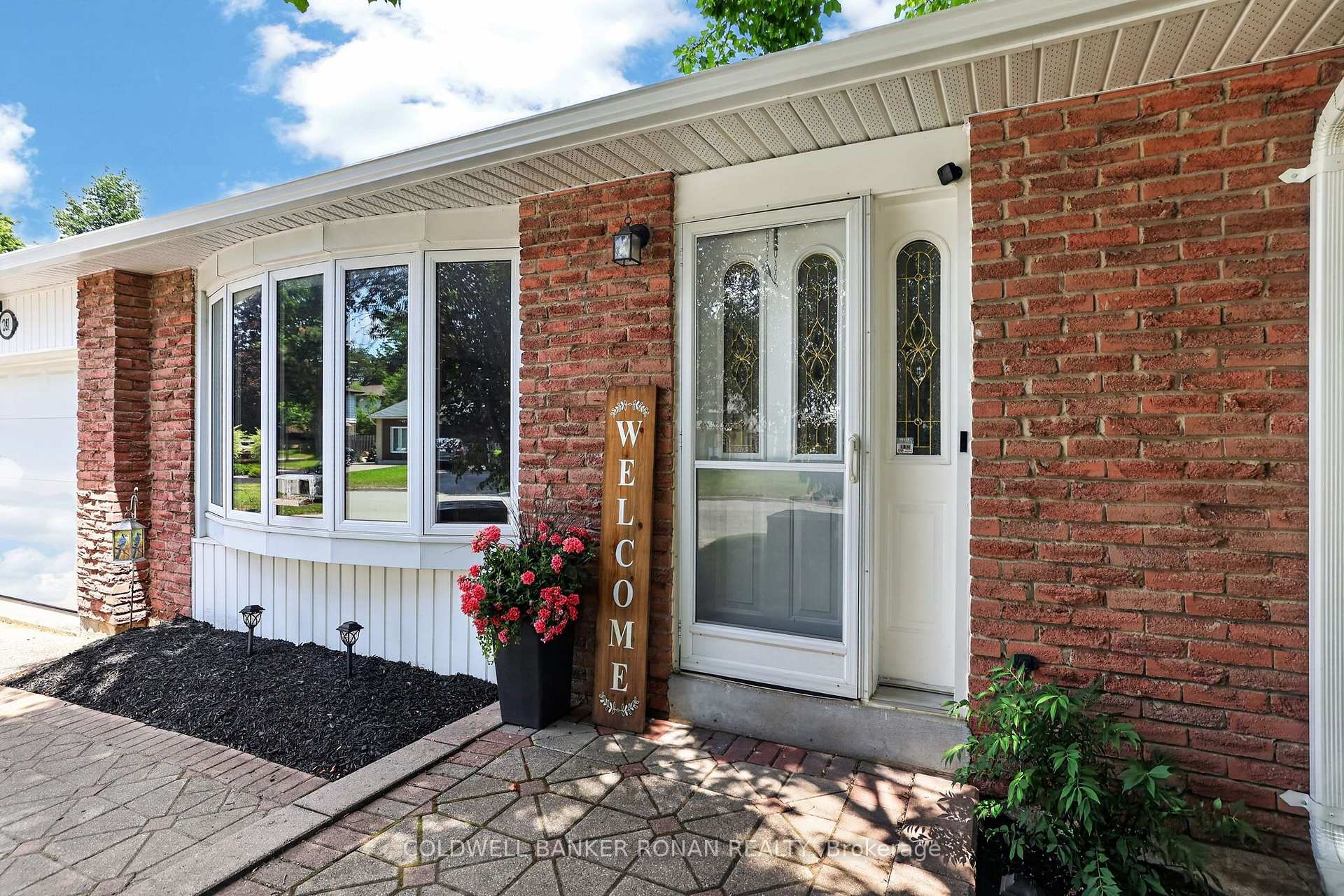 Photo 4 of 281 Tupper Boulevard, New Tecumseth, Alliston — HOMEH