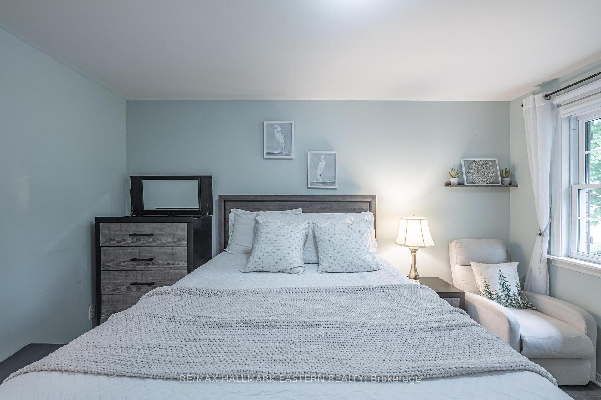 Photo 14 of 297 Towerhill Road, Peterborough, Northcrest Ward 5 — HOMEH