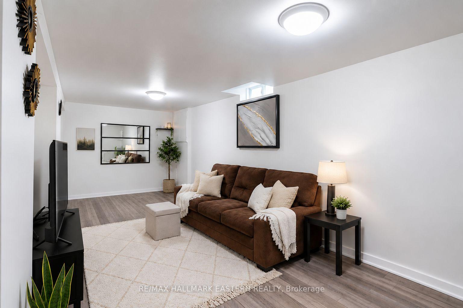 Photo 18 of 297 Towerhill Road, Peterborough, Northcrest Ward 5 — HOMEH