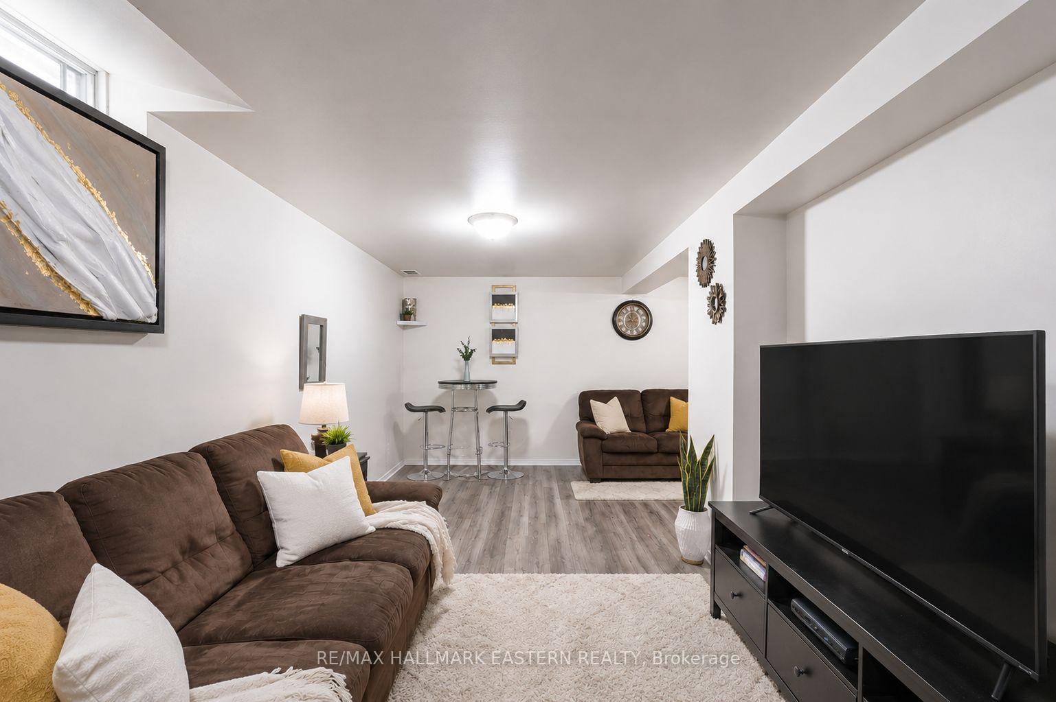 Photo 19 of 297 Towerhill Road, Peterborough, Northcrest Ward 5 — HOMEH