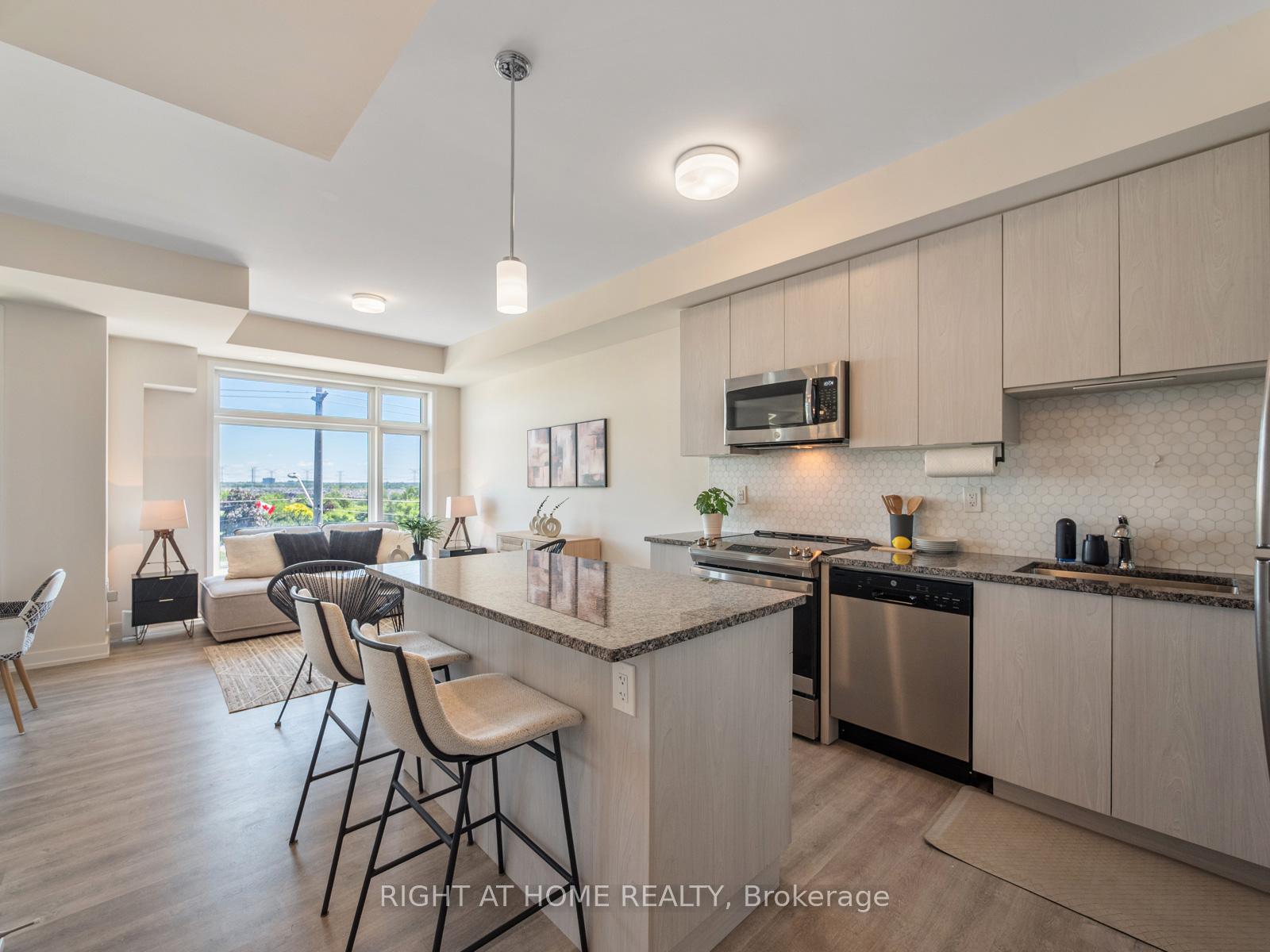 Photo 6 of Unit 403, 2550 Castlegate Crossing, Pickering, Duffin Heights — HOMEH