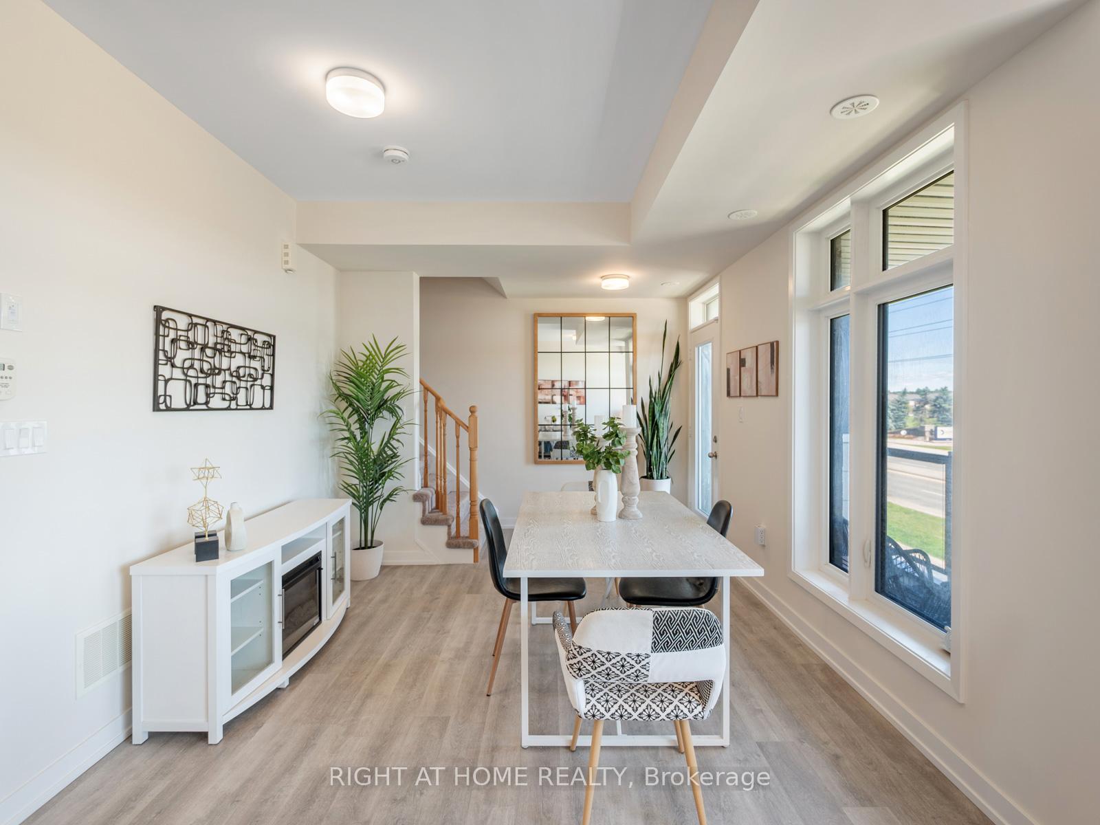 Photo 19 of Unit 403, 2550 Castlegate Crossing, Pickering, Duffin Heights — HOMEH