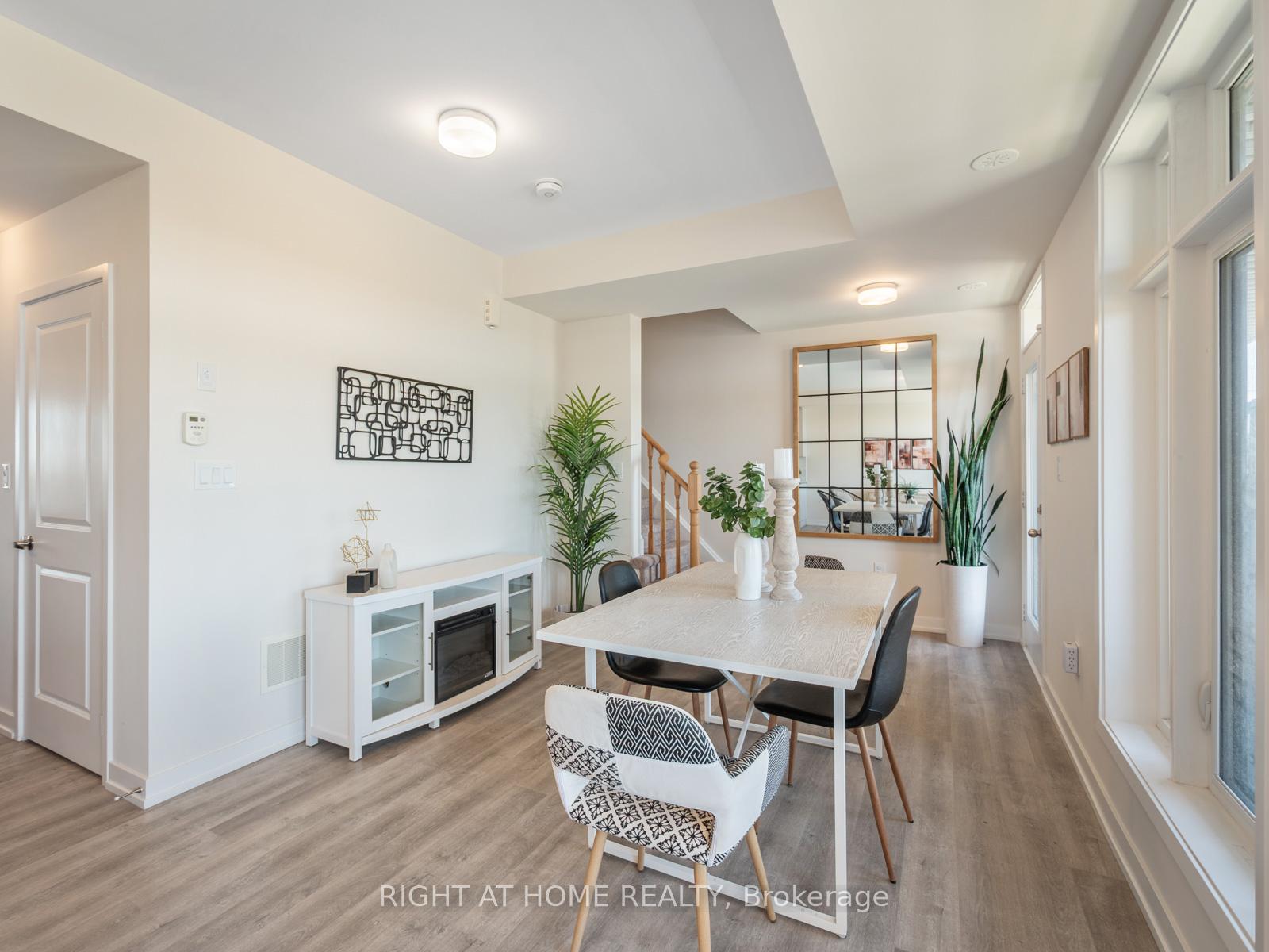 Photo 20 of Unit 403, 2550 Castlegate Crossing, Pickering, Duffin Heights — HOMEH
