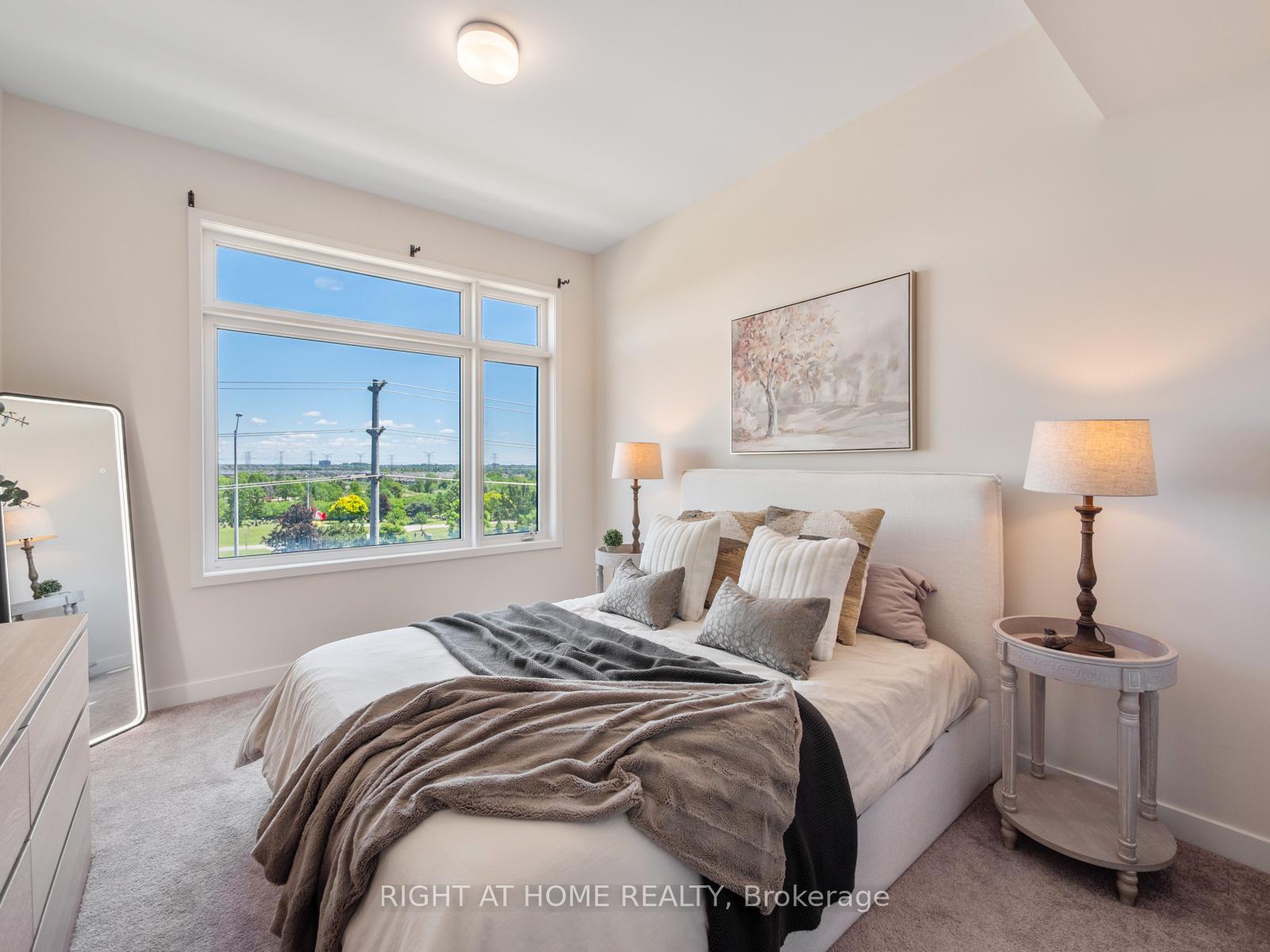 Photo 26 of Unit 403, 2550 Castlegate Crossing, Pickering, Duffin Heights — HOMEH