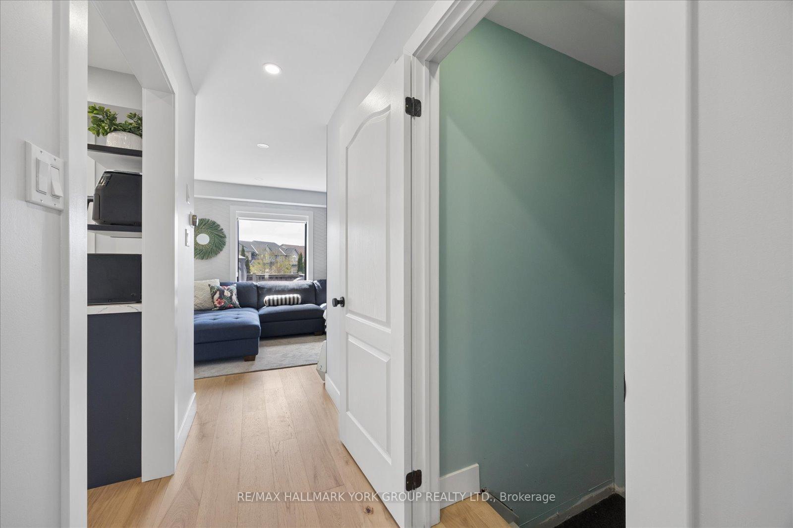 Photo 7 of 50 Hammill Heights, East Gwillimbury, Mt Albert — HOMEH
