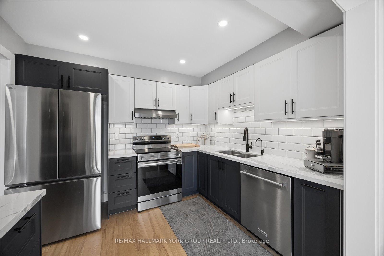 Photo 14 of 50 Hammill Heights, East Gwillimbury, Mt Albert — HOMEH