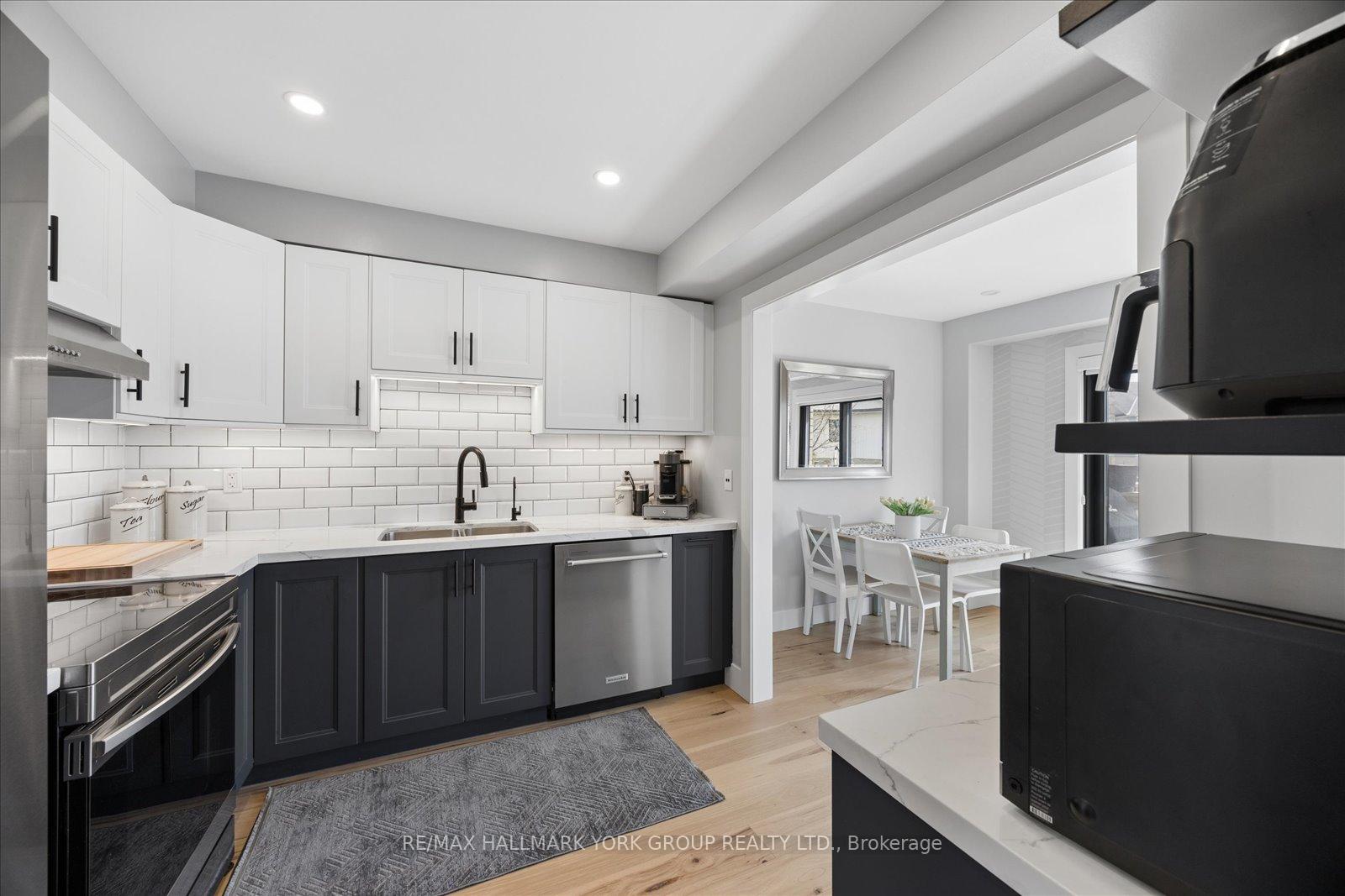 Photo 17 of 50 Hammill Heights, East Gwillimbury, Mt Albert — HOMEH