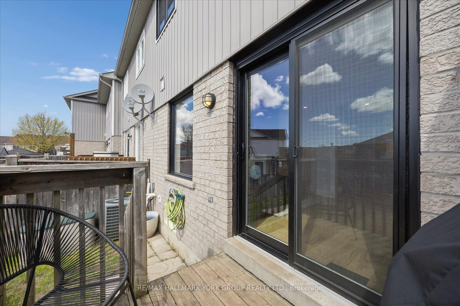Photo 37 of 50 Hammill Heights, East Gwillimbury, Mt Albert — HOMEH