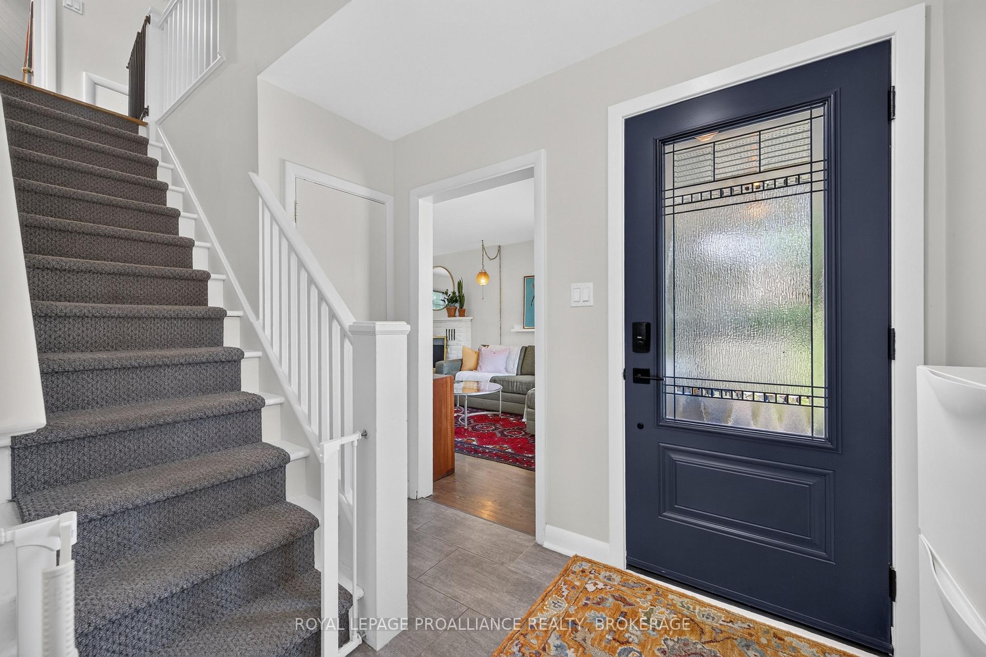 Photo 3 of 288 Yonge Street, Kingston, Central City West — HOMEH