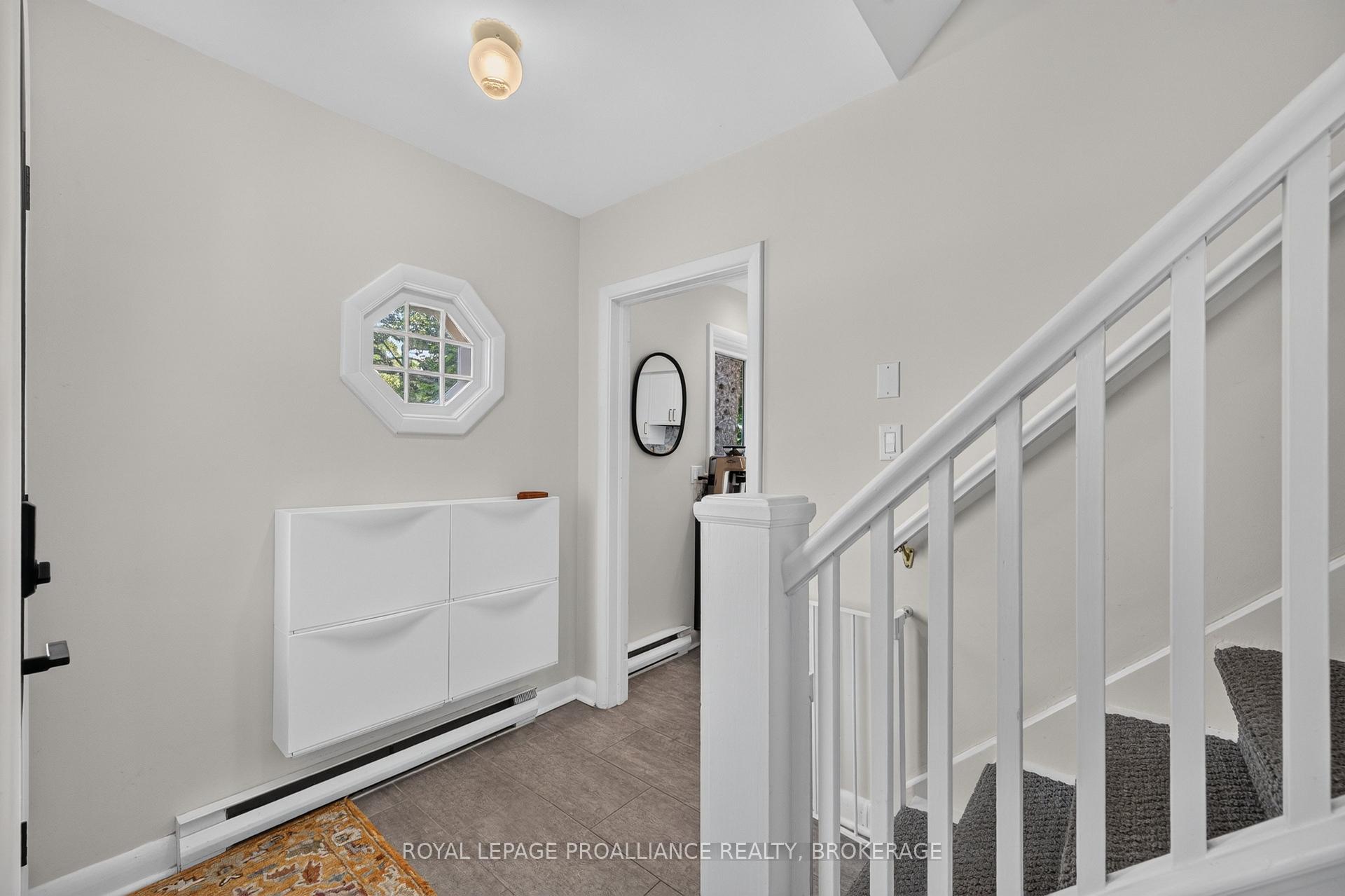 Photo 4 of 288 Yonge Street, Kingston, Central City West — HOMEH