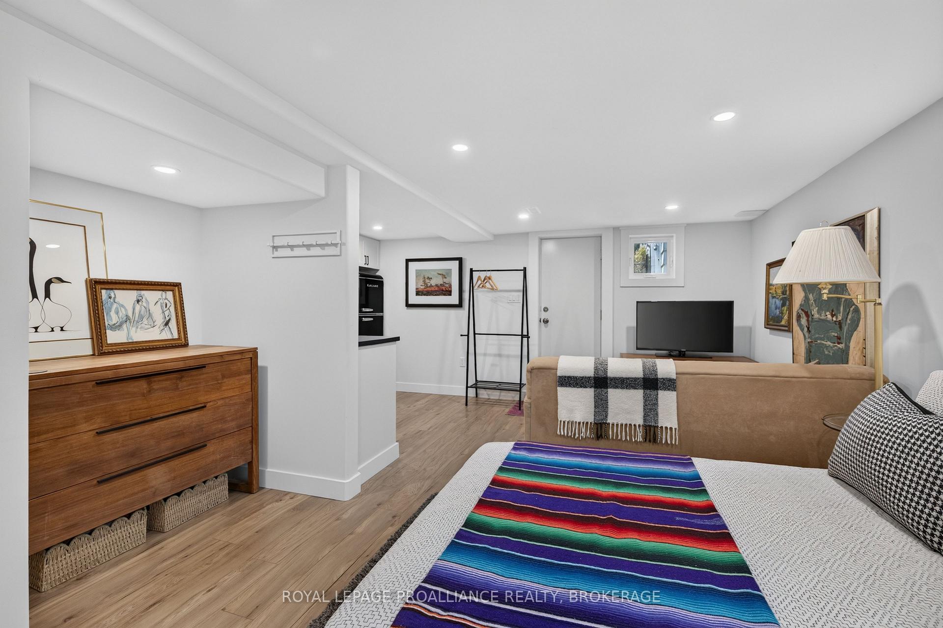 Photo 31 of 288 Yonge Street, Kingston, Central City West — HOMEH