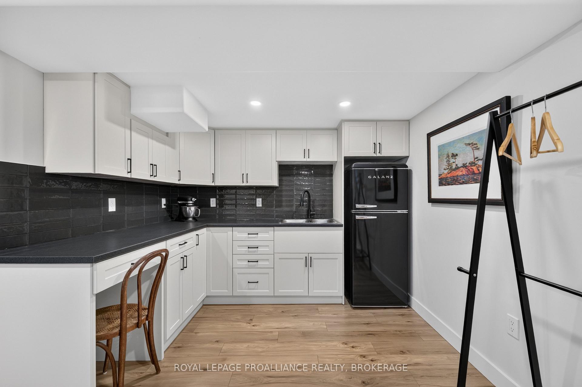Photo 34 of 288 Yonge Street, Kingston, Central City West — HOMEH