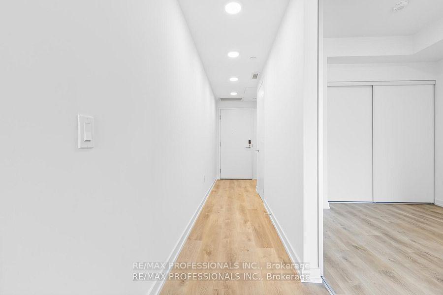 Photo 3 of Unit 219, 6 Chartwell Road, Etobicoke, Stonegate-Queensway — HOMEH