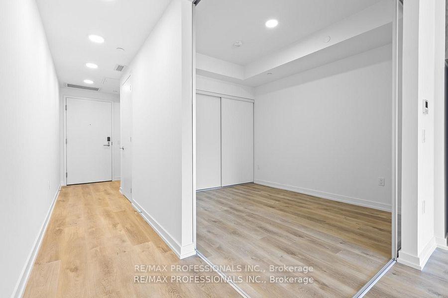 Photo 4 of Unit 219, 6 Chartwell Road, Etobicoke, Stonegate-Queensway — HOMEH