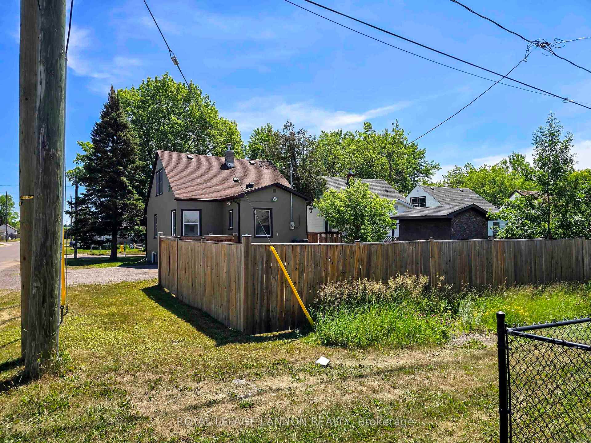 Photo 37 of 200 Kenogami Street S, Thunder Bay, West End — HOMEH