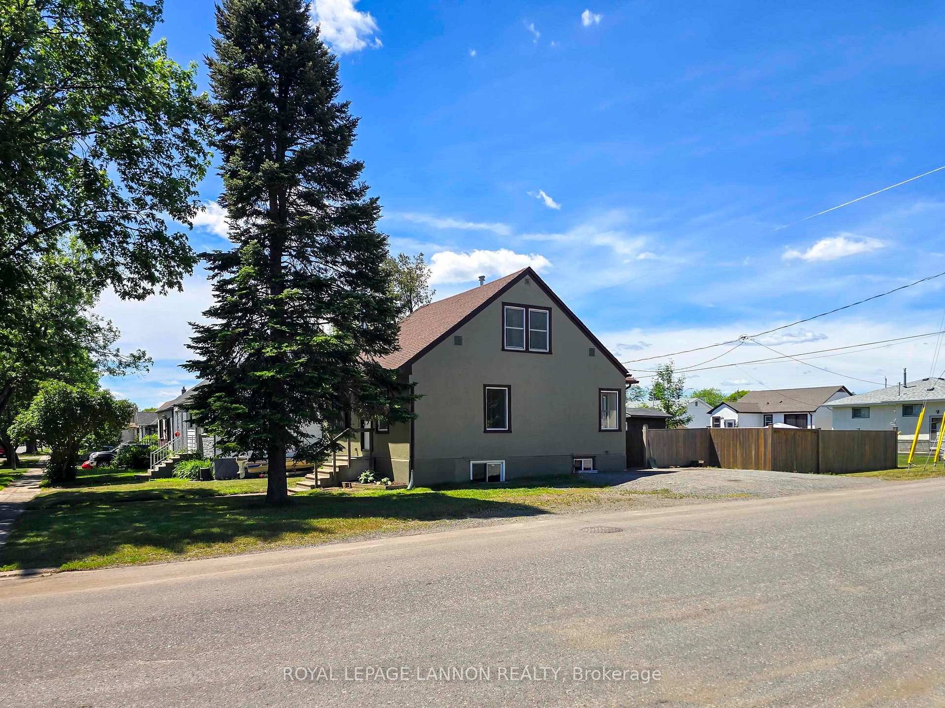 Photo 38 of 200 Kenogami Street S, Thunder Bay, West End — HOMEH