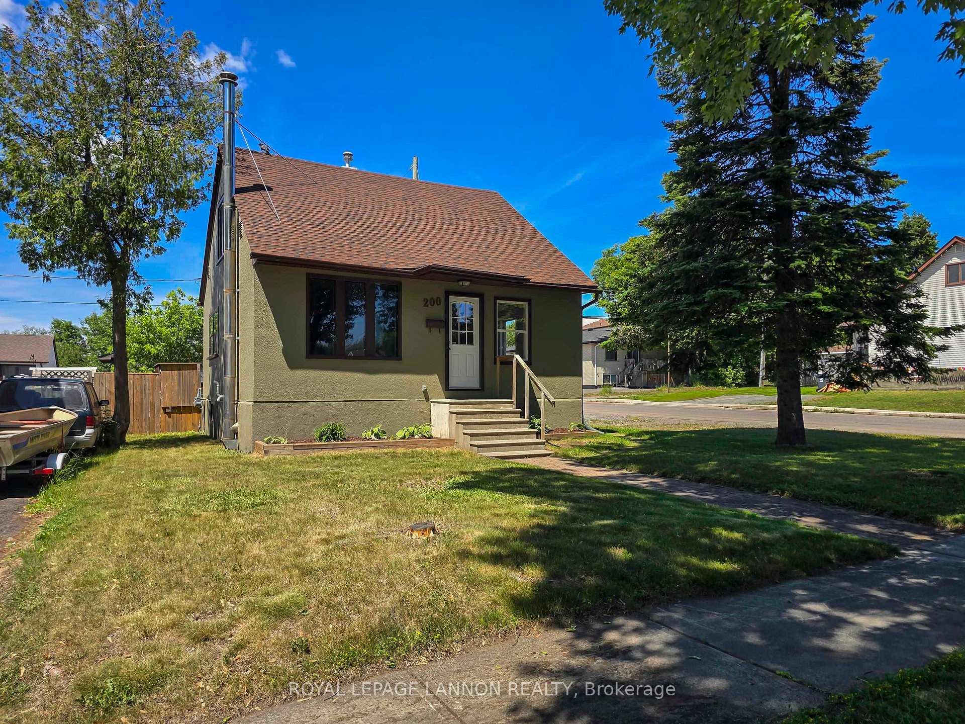 Photo 39 of 200 Kenogami Street S, Thunder Bay, West End — HOMEH