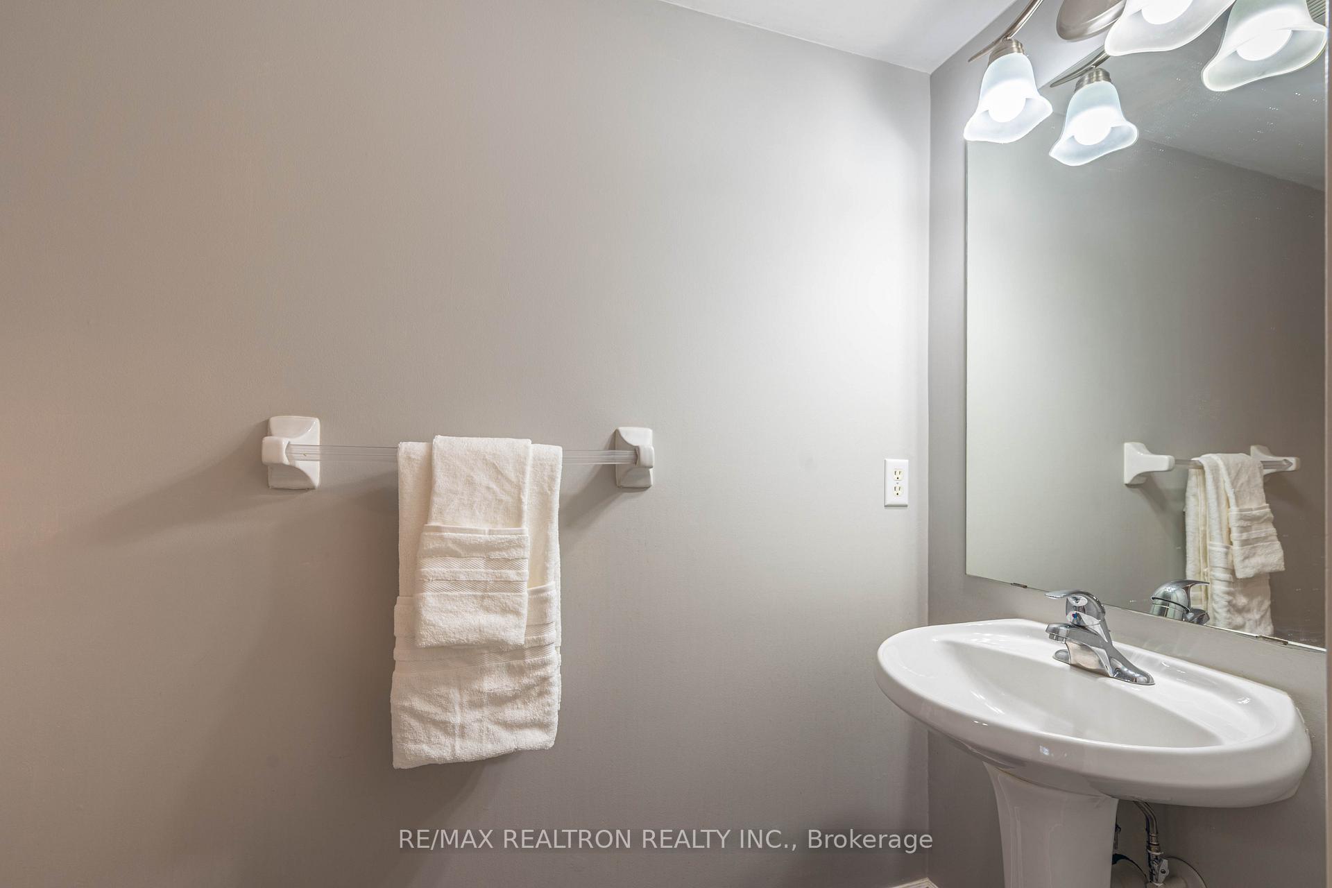 Photo 8 of 41 Lax Avenue, Ajax, Central — HOMEH