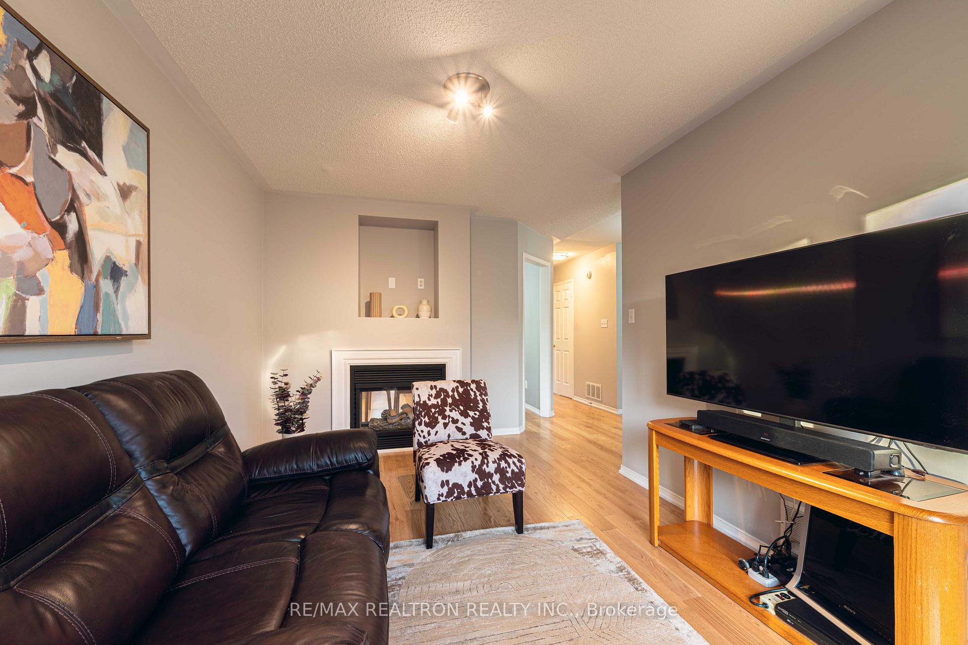 Photo 15 of 41 Lax Avenue, Ajax, Central — HOMEH