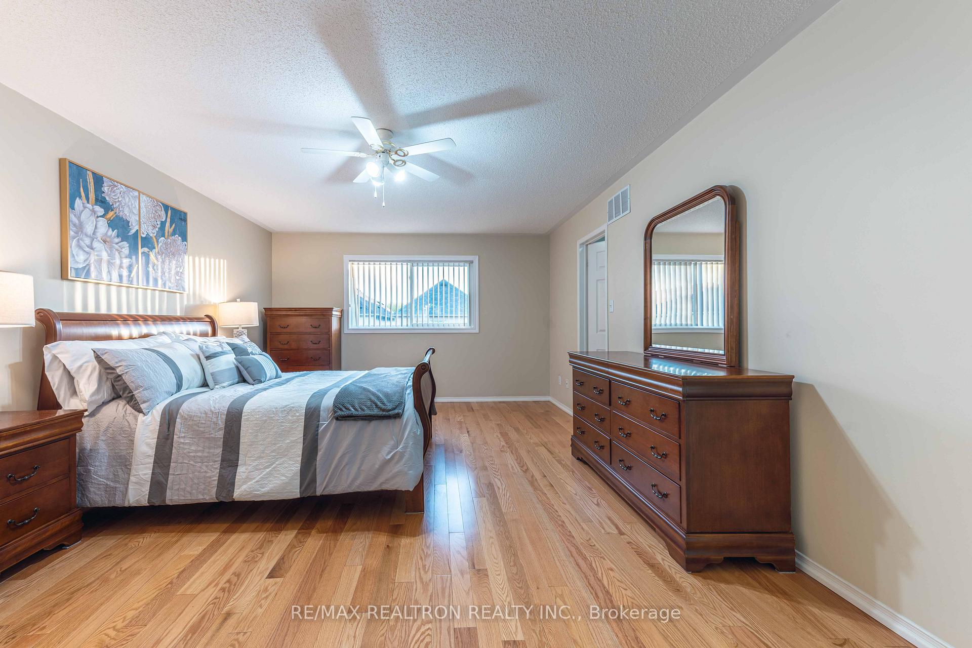 Photo 17 of 41 Lax Avenue, Ajax, Central — HOMEH