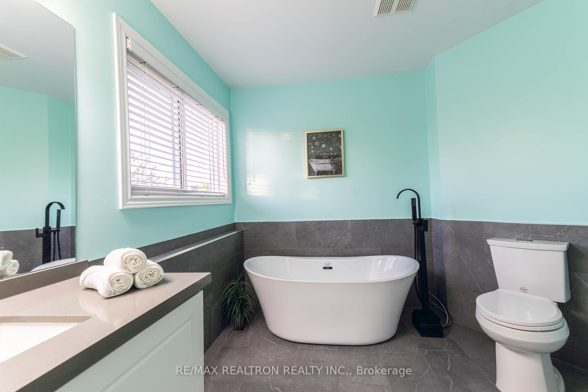 Photo 20 of 41 Lax Avenue, Ajax, Central — HOMEH