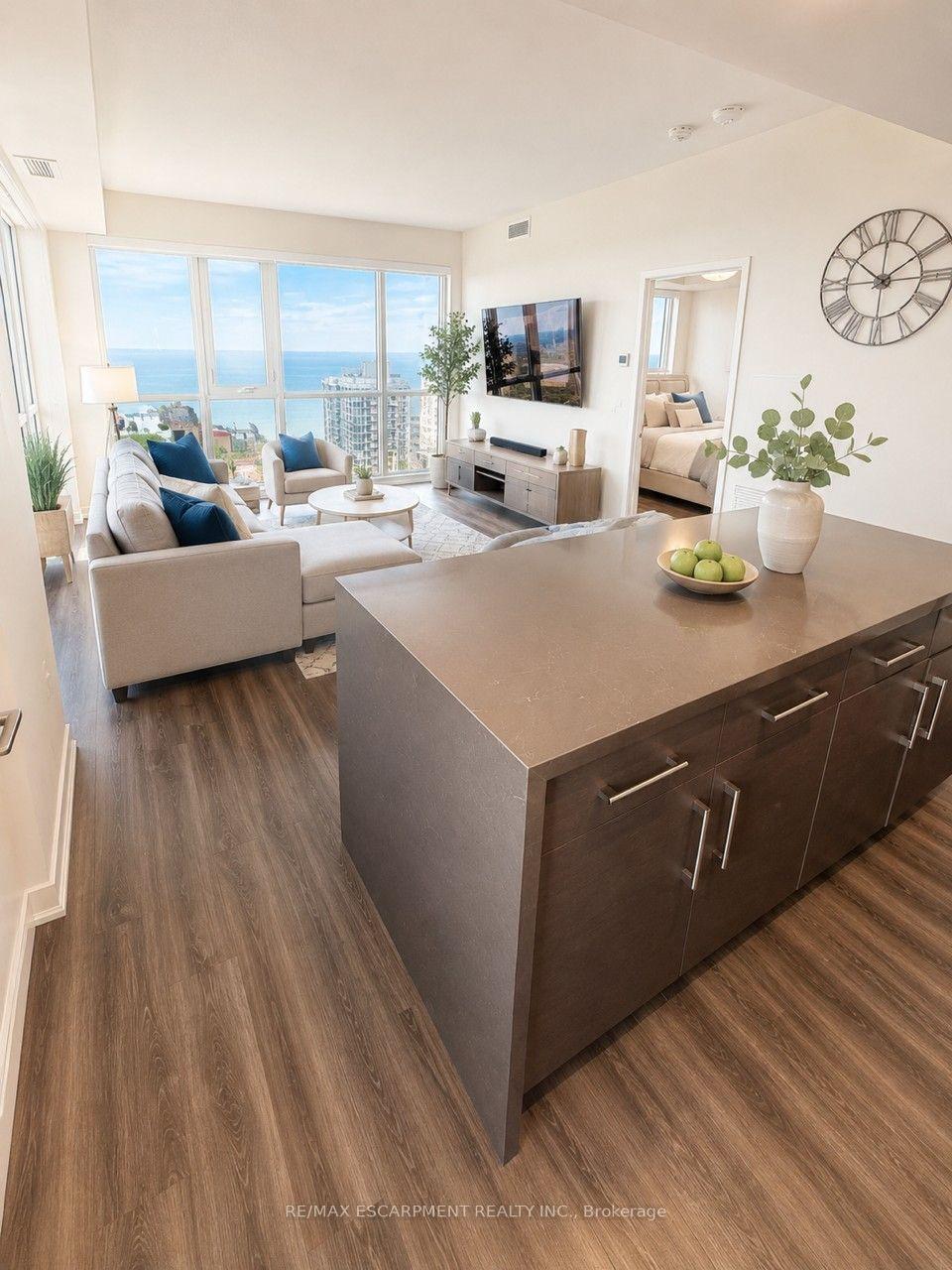 Photo 3 of Unit 1603, 2007 James Street, Burlington, Brant — HOMEH