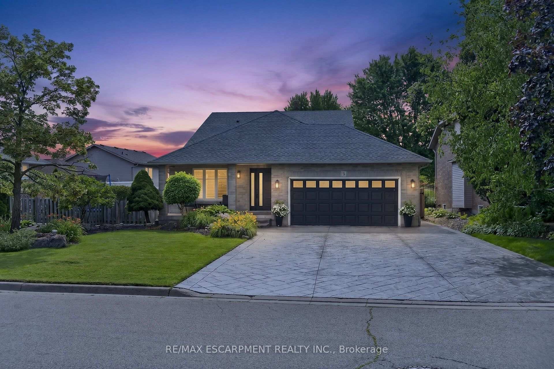 Photo 1 of 51 Cabriolet Crescent, Hamilton, Ancaster — HOMEH