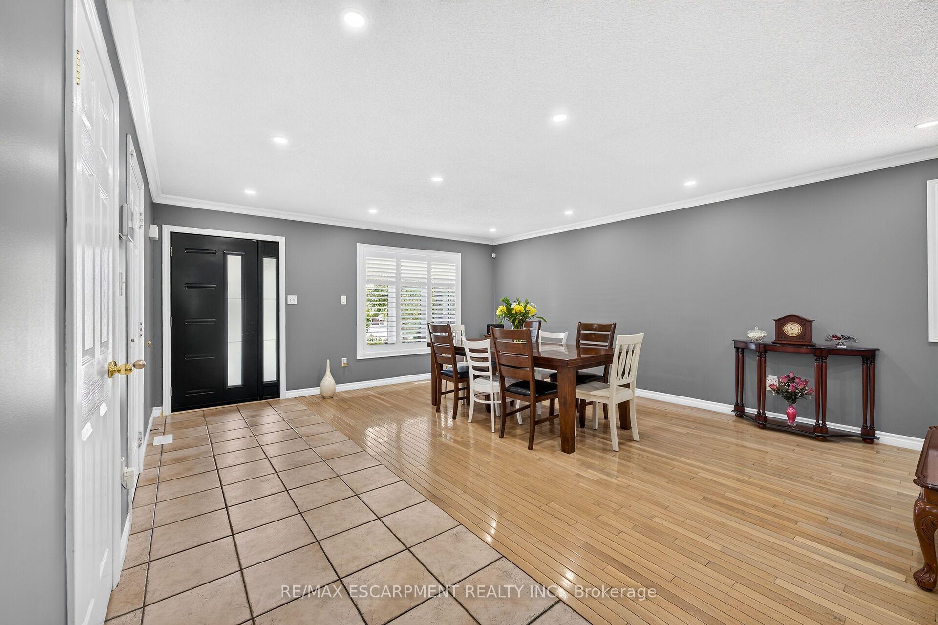 Photo 6 of 51 Cabriolet Crescent, Hamilton, Ancaster — HOMEH