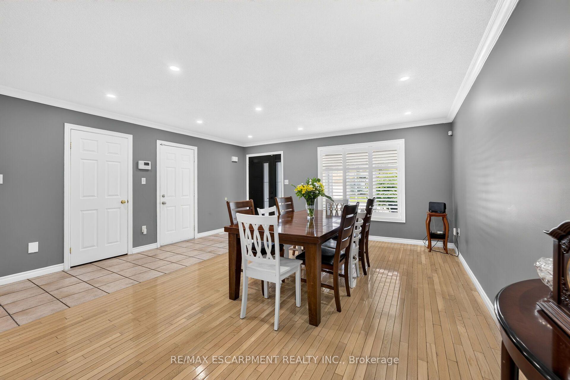 Photo 7 of 51 Cabriolet Crescent, Hamilton, Ancaster — HOMEH