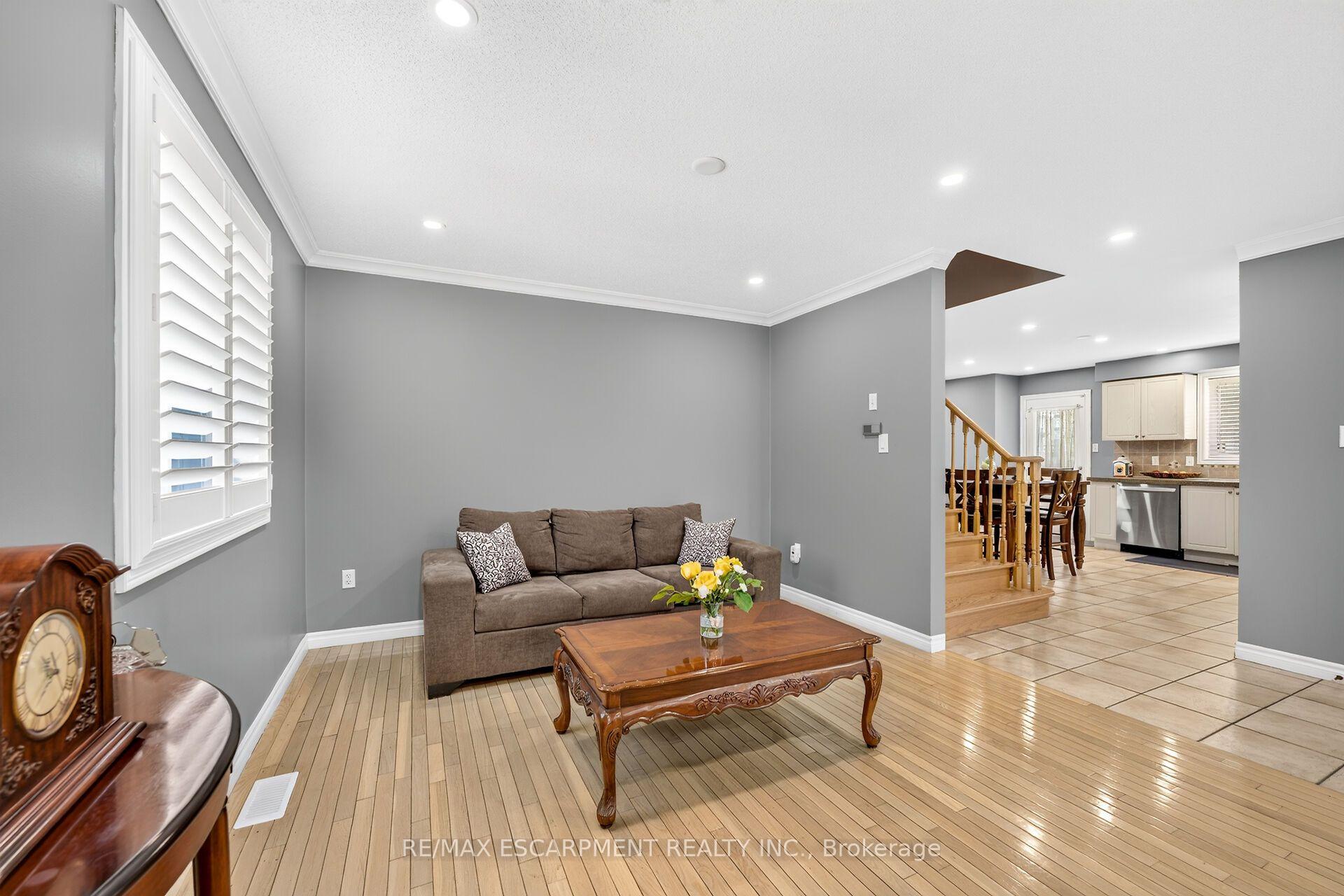Photo 10 of 51 Cabriolet Crescent, Hamilton, Ancaster — HOMEH