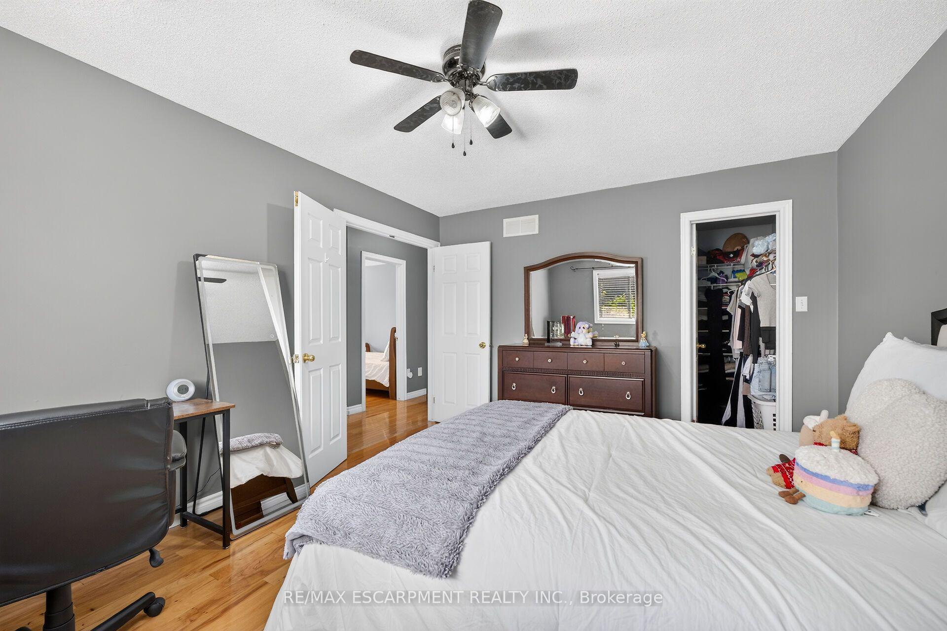 Photo 22 of 51 Cabriolet Crescent, Hamilton, Ancaster — HOMEH