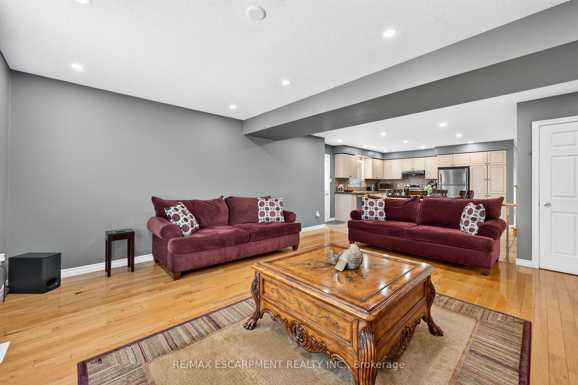 Photo 29 of 51 Cabriolet Crescent, Hamilton, Ancaster — HOMEH
