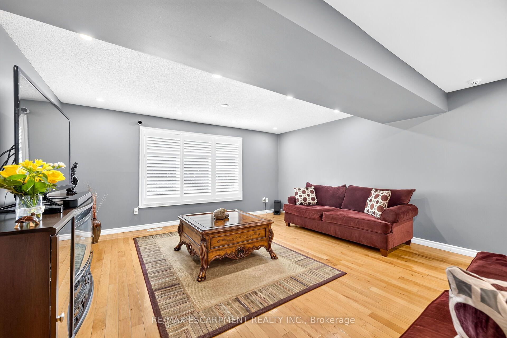 Photo 31 of 51 Cabriolet Crescent, Hamilton, Ancaster — HOMEH