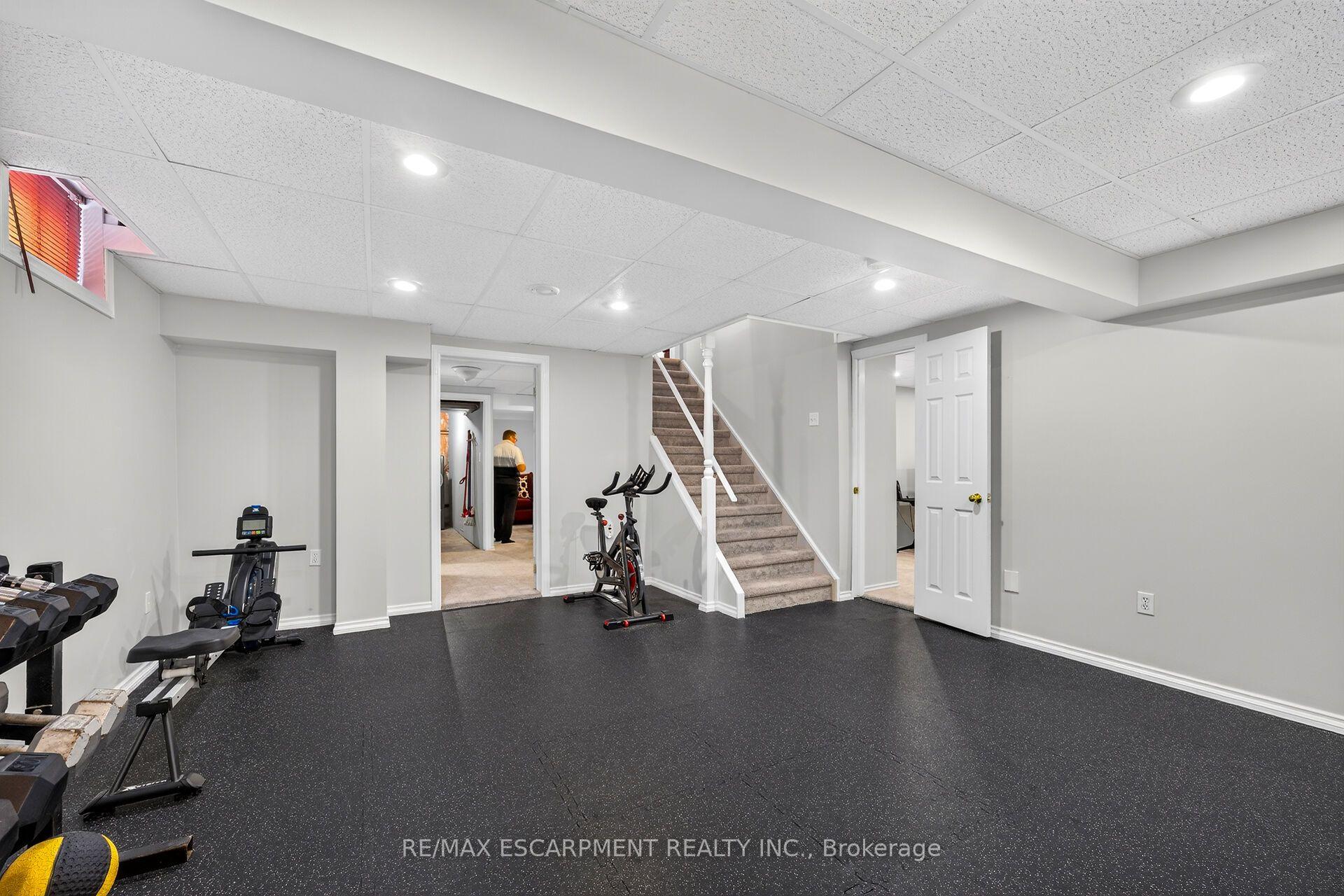 Photo 34 of 51 Cabriolet Crescent, Hamilton, Ancaster — HOMEH