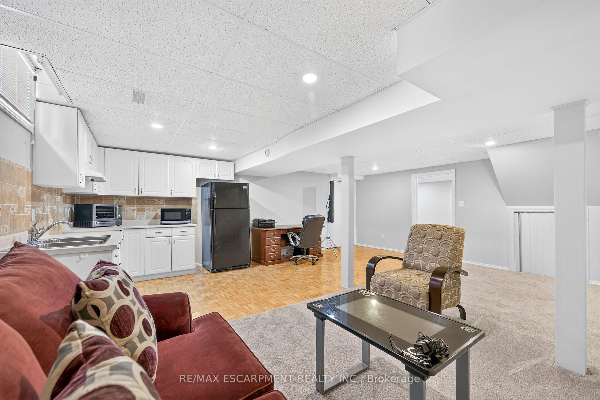 Photo 35 of 51 Cabriolet Crescent, Hamilton, Ancaster — HOMEH
