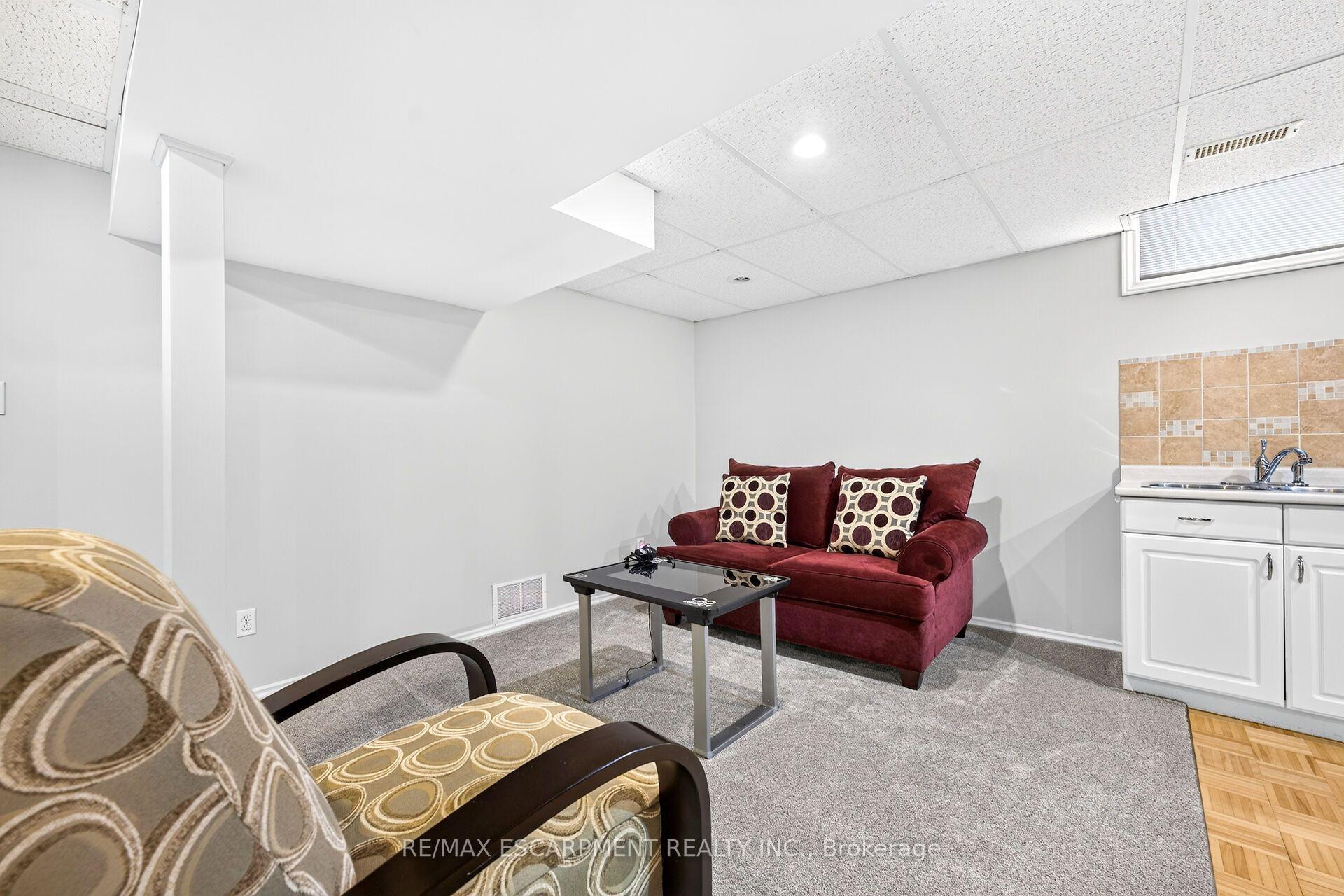 Photo 36 of 51 Cabriolet Crescent, Hamilton, Ancaster — HOMEH
