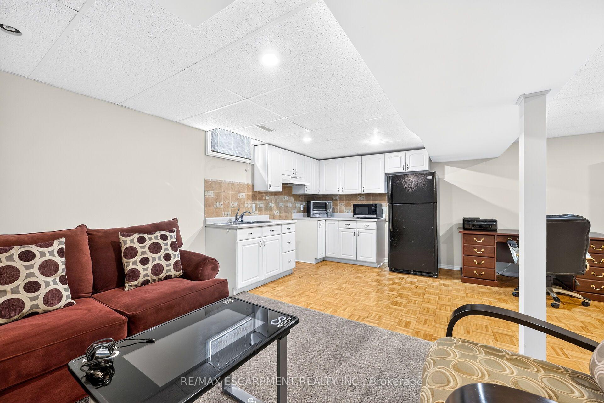 Photo 40 of 51 Cabriolet Crescent, Hamilton, Ancaster — HOMEH