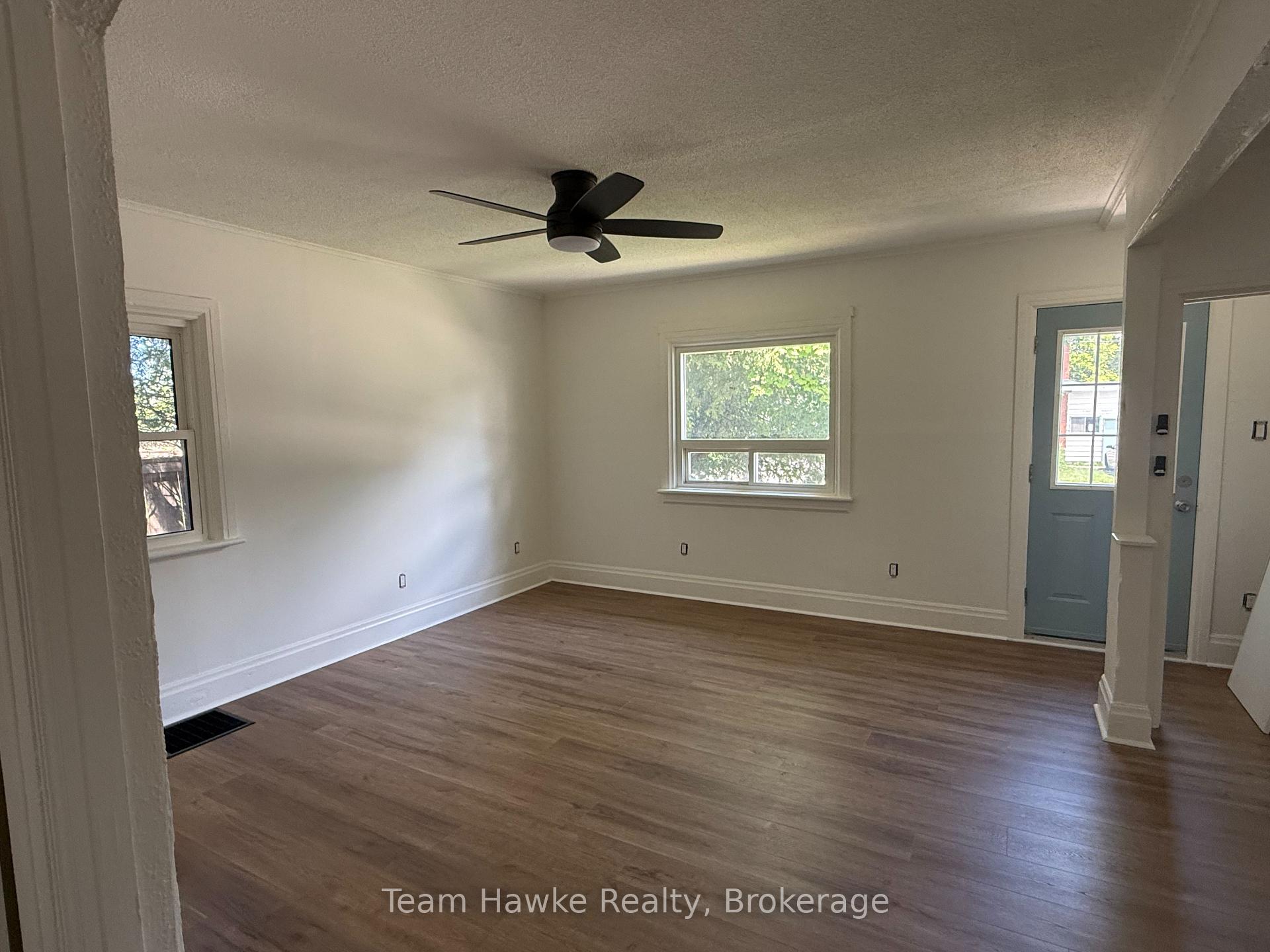 Photo 2 of 458 Russell Street, Midland — HOMEH
