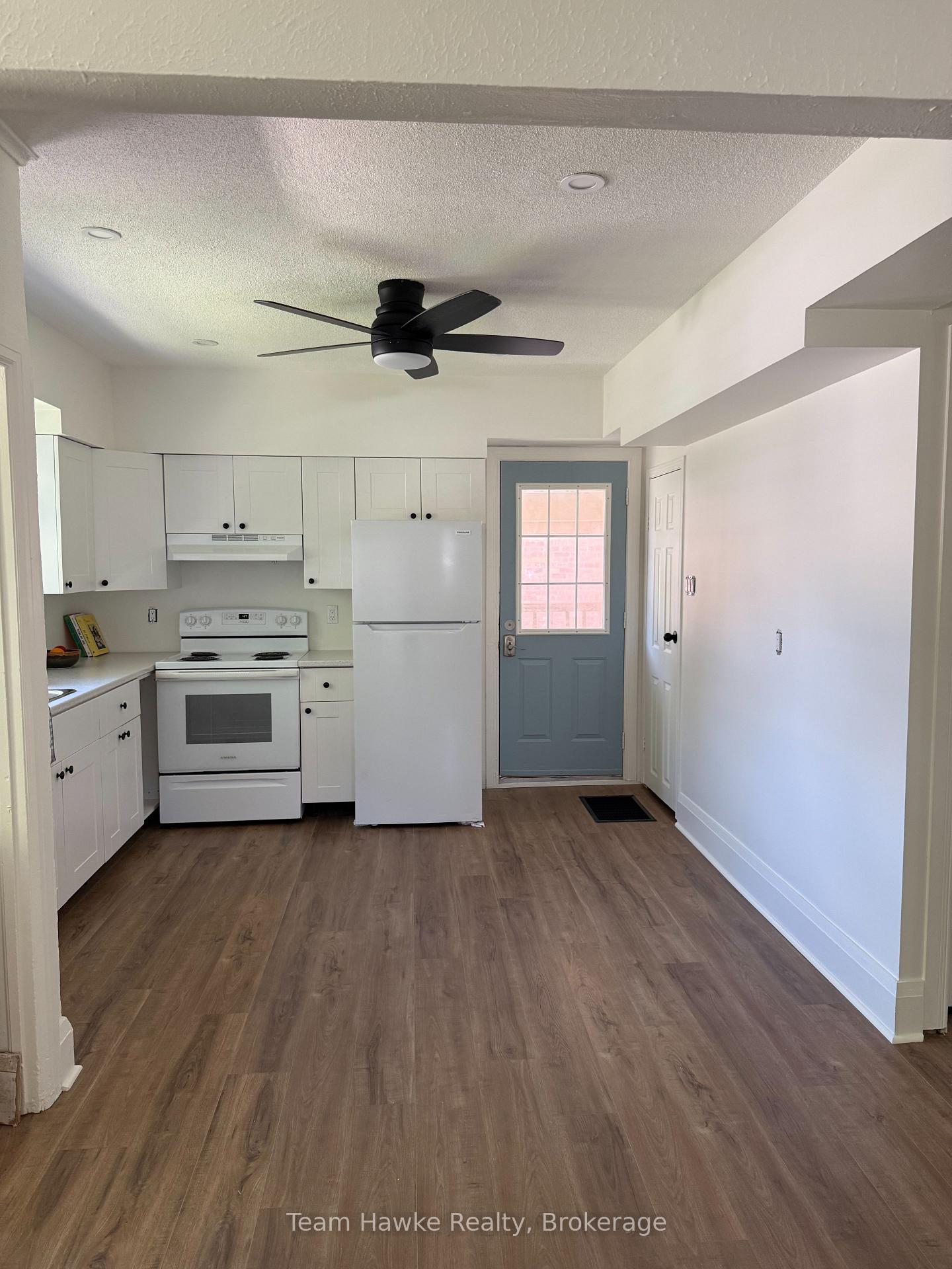 Photo 4 of 458 Russell Street, Midland — HOMEH
