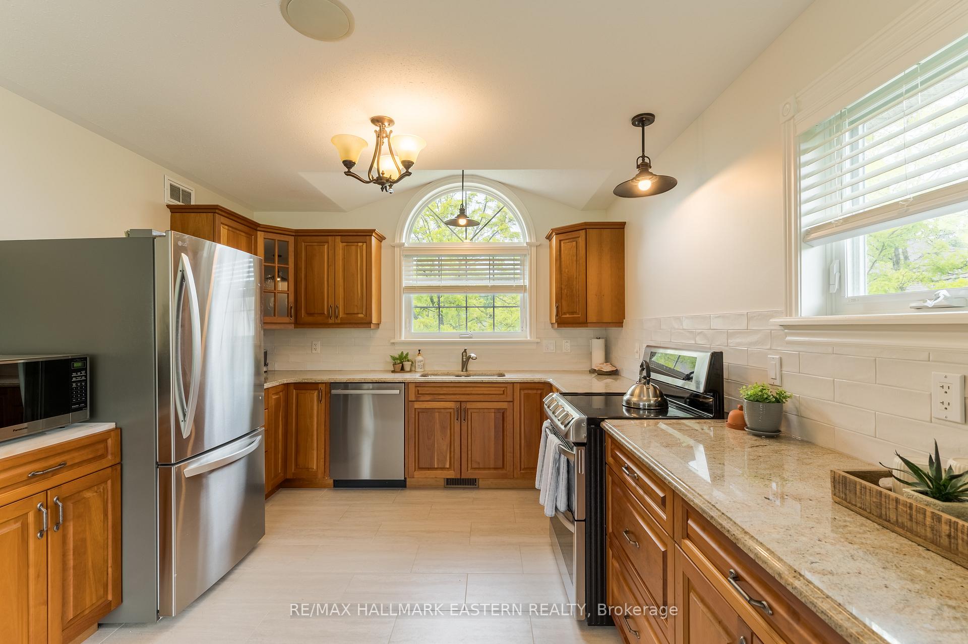 Photo 5 of Unit 35, 301 Carnegie Avenue, Peterborough, Northcrest Ward 5 — HOMEH