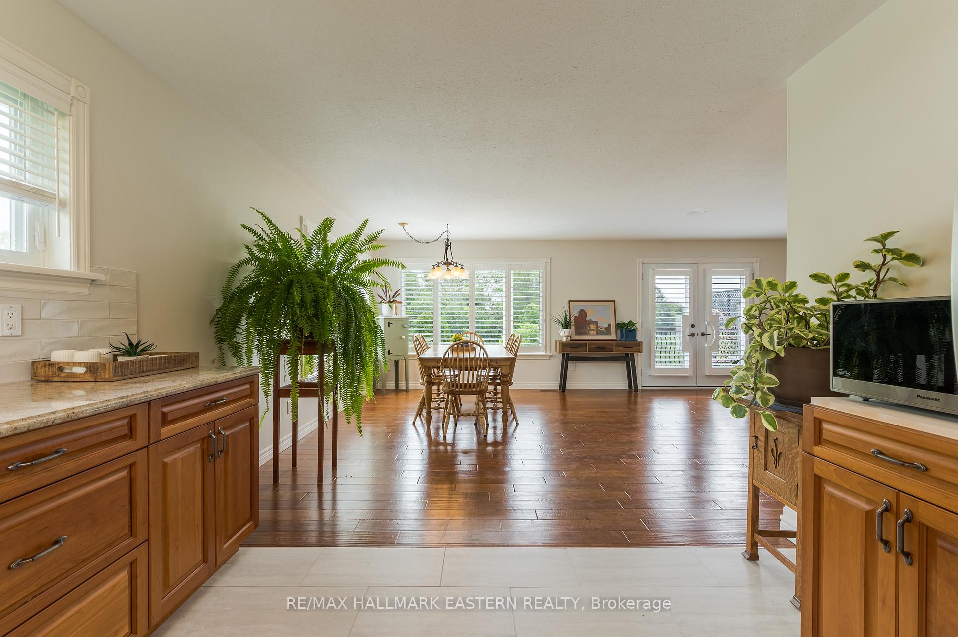 Photo 6 of Unit 35, 301 Carnegie Avenue, Peterborough, Northcrest Ward 5 — HOMEH