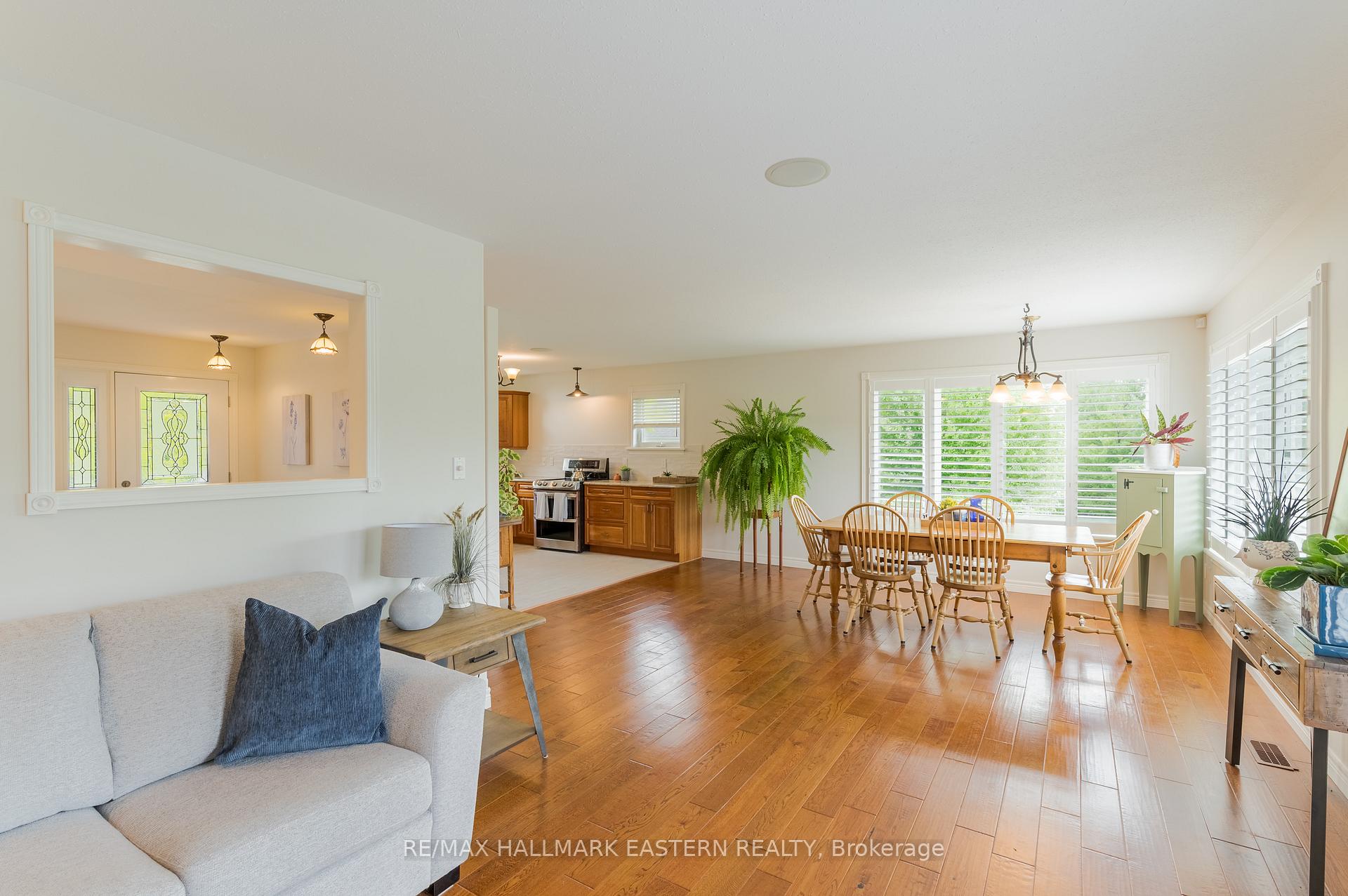 Photo 8 of Unit 35, 301 Carnegie Avenue, Peterborough, Northcrest Ward 5 — HOMEH